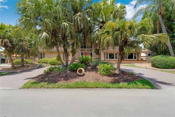 Alcar Homes, 11999 SW 92nd Ln, The Crossings, Florida 33186, image 3