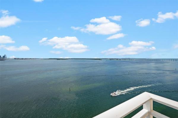 Isola, 770 Claughton Island Dr 1915, Miami, Florida 33131, image 1