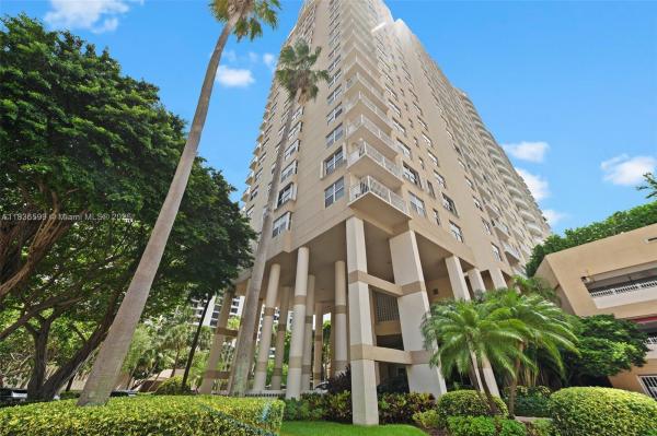 Isola, 770 Claughton Island Dr #1915, Miami, Florida 33131, image 2