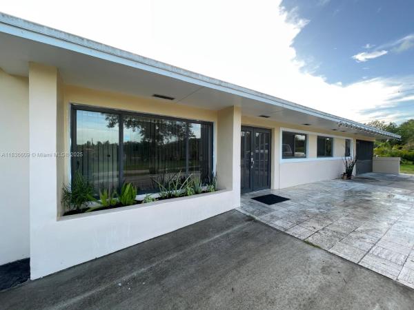 25600 SW 157th Ave, Unincorporated Dade County, Florida 33031, image 1