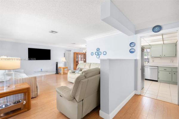 Chevy Chase, 10620 NW 41st St, Coral Springs, Florida 33065, image 2