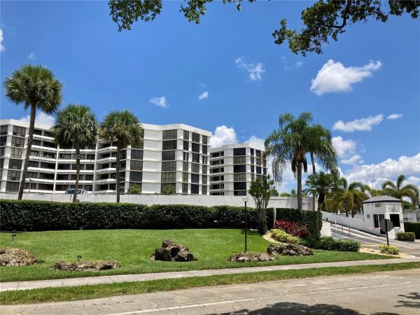 13951 Kendale Lakes Cir #604-A, Unincorporated Dade County, Florida 33183, image 1