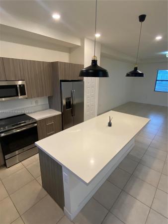 Highland At Park Central, 10455 NW 82 St 33, Doral, Florida 33178, image 1