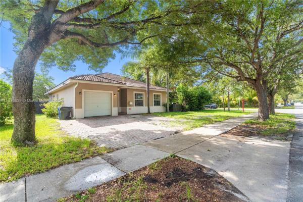 South Hollywood, 955 S 26th Ave, Hollywood, Florida 33020, image 2