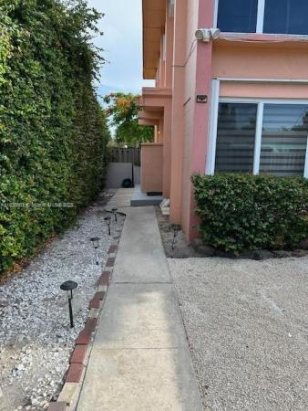 Hollywood Park, 2304 Roosevelt St #S, Hollywood, Florida 33020, image 1