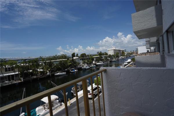 Bayview Point, 3770 NE 171st St #302, North Miami Beach, Florida 33160, image 2