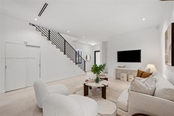 3070 Elizabeth St, Miami, Florida 33133, image 3