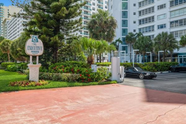 The Executive, 4925 Collins Ave #2D, Miami Beach, Florida 33140, image 1