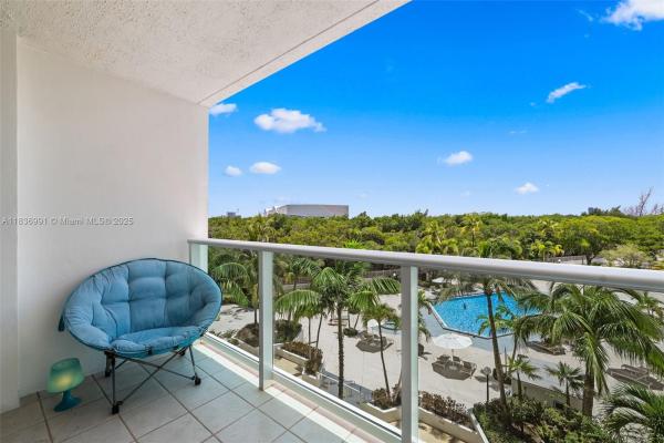 Arlen House East, 100 Bayview Dr #420, Sunny Isles Beach, Florida 33160, image 1