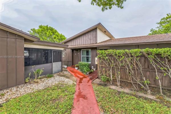Loch Lomond, 3201 NW 4th Ter #80, Pompano Beach, Florida 33064, image 1