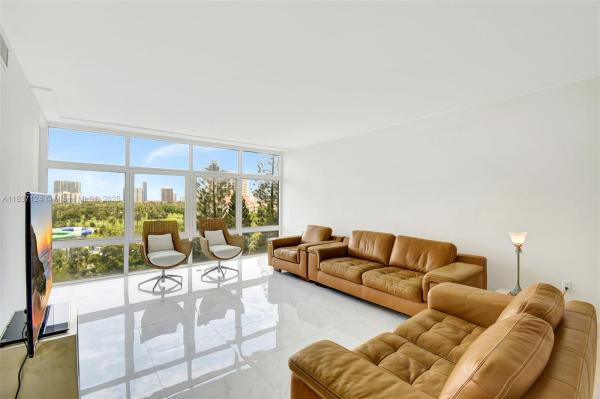 Bonavida, 20100 W Country Club Dr 1005, Aventura, Florida 33180, image 1