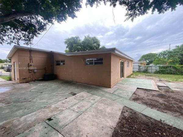 Fleetwood Gardens, 2020 NW 185th Ter, Miami Gardens, Florida 33056, image 2