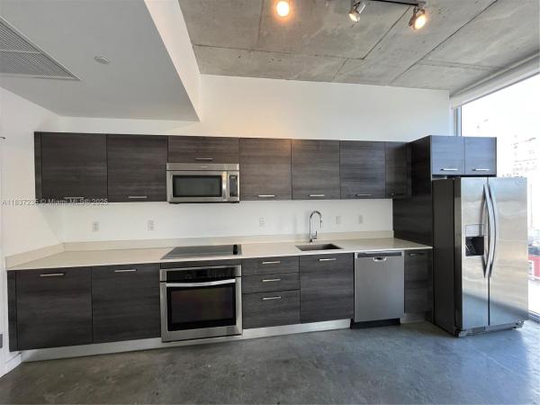 Centro, 151 SE 1 St 902, Miami, Florida 33131, image 1