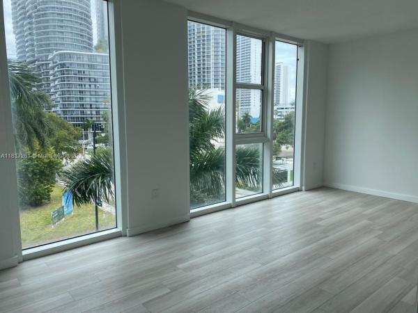 1800 Biscayne Plaza, 275 NE 18th St #406, Miami, Florida 33132, image 1