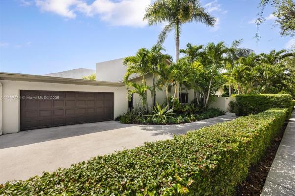 The Banyans Of South Miami, 7045 SW 67th Ave #40, South Miami, Florida 33143, image 2