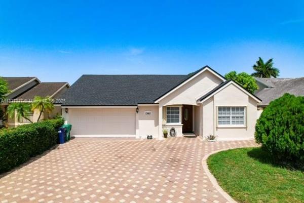 13411 SW 116th Pl, Unincorporated Dade County, Florida 33176, image 1