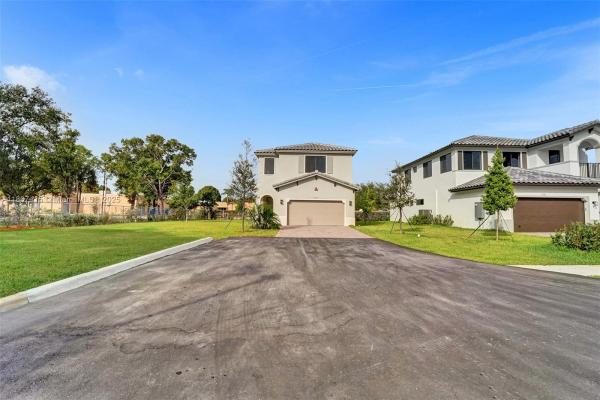 Kingfisher Estates, 13145 Addilyn Ct, Davie, Florida 33325, image 1