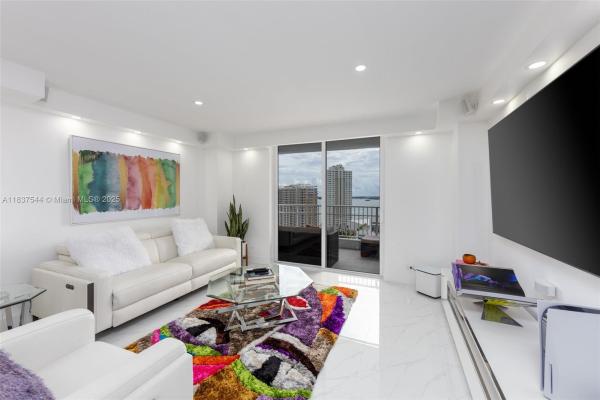Courvoisier Courts, 701 Brickell Key Blvd 2011, Miami, Florida 33131, image 1