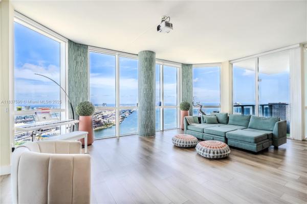 Vizcayne North, 244 Biscayne Blvd #4803, Miami, Florida 33132, image 2