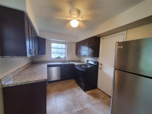 1450 NE 191 St 106, Unincorporated Dade County, Florida 33179, image 1