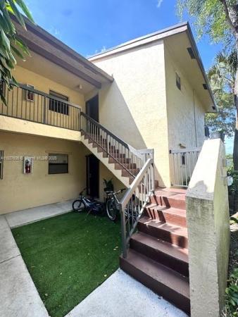 Karanda Village 3, 3817 Cocoplum Cir #3585, Coconut Creek, Florida 33063, image 2