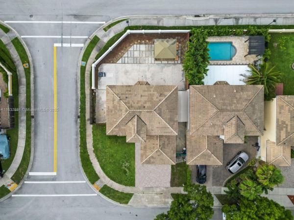 Pelican Bay At Old Cutler Lakes, 8998 SW 211th Ln, Cutler Bay, Florida 33189, image 2