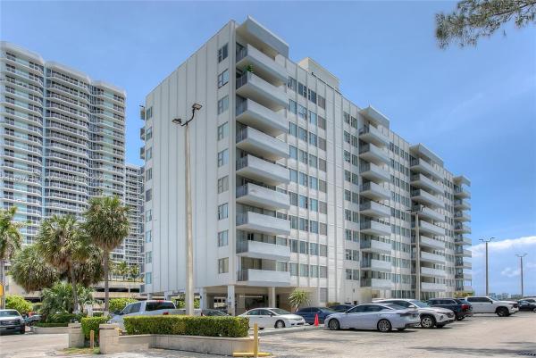 Caribbean Towers, 7545 E Treasure Dr #7H, North Bay Village, Florida 33141, image 1