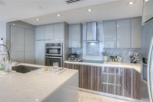 Caribbean Towers, 7545 E Treasure Dr #7H, North Bay Village, Florida 33141, image 3