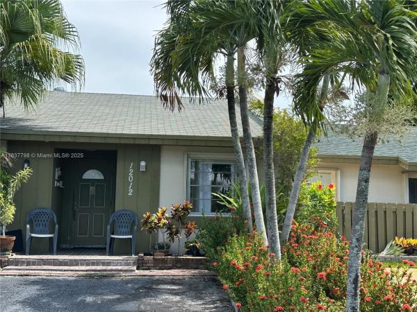 Devon Aire Villas, 12012 SW 110th Street Cir N, The Crossings, Florida 33186, image 2