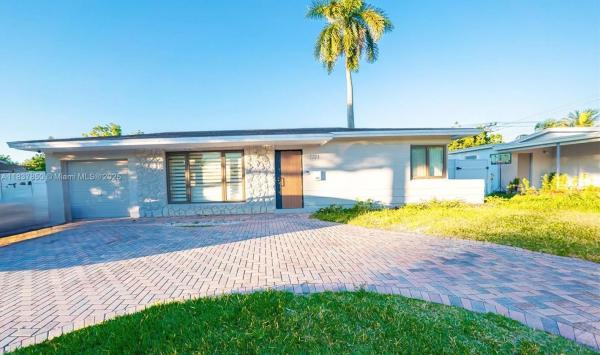 Boca Raton Square, 1221 W Camino Real #1221, Boca Raton, Florida 33486, image 1