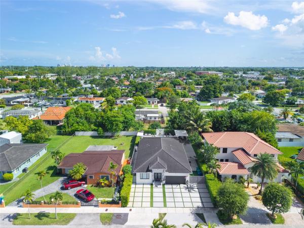 Tropical Gardens, 8236 SW 36th St, Westchester, Florida 33155, image 3