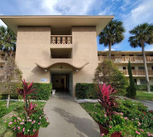 Mar-Len Gardens, 17050 NE 14 Ave #208, North Miami Beach, Florida 33162, image 1