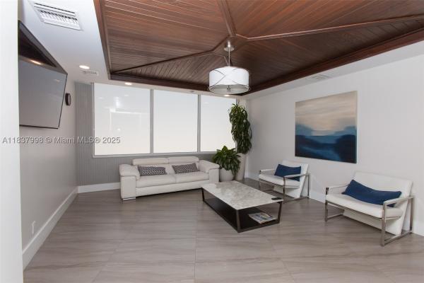 Hamptons West, 20281 E Country Club Dr #1801, Aventura, Florida 33180, image 2