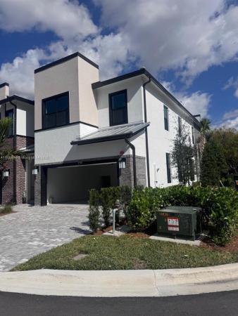 Emory Townhomes, 750 NW 82nd Ter, Plantation, Florida 33324, image 1