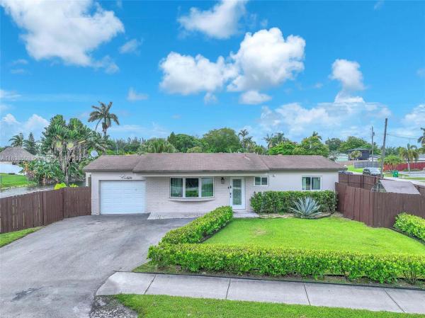 Stirling Lake, 5751 SW 56th St, Davie, Florida 33314, image 2