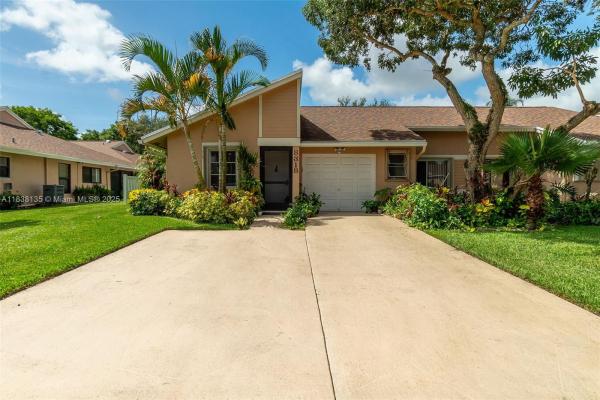 Eastgate At Whisper Walk, 8318 Springtree Rd, Boca Raton, Florida 33496, image 2