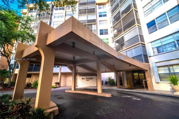 The Banyan, 1300 Saint Charles Pl #613, Pembroke Pines, Florida 33026, image 1