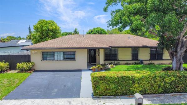 Winston Park, 13239 SW 85th Ter, Kendale Lakes, Florida 33183, image 2