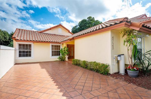 Doral Dunes, 4725 NW 103rd Ct, Doral, Florida 33178, image 1