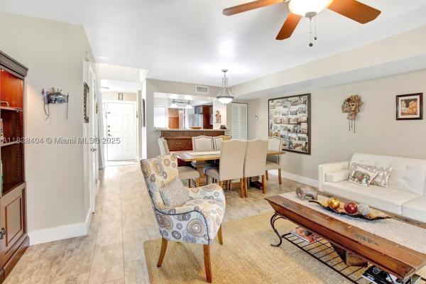 Royal Townhomes, 9715 NW 23rd Ct, Pembroke Pines, Florida 33024, image 2