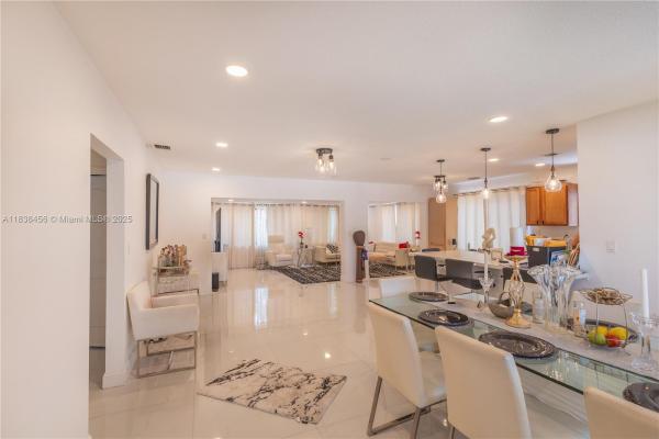 Jenada Villas, 2841 NW 9th Ave, Wilton Manors, Florida 33311, image 1