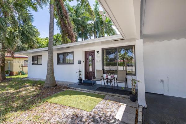 Jenada Villas, 2841 NW 9th Ave, Wilton Manors, Florida 33311, image 2
