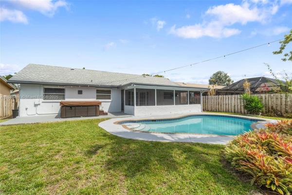 Windward Isle, 11800 NW 37th Pl, Sunrise, Florida 33323, image 2