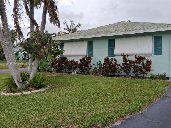Country Manors, 635 Hummingbird Ln, Delray Beach, Florida 33445, image 2