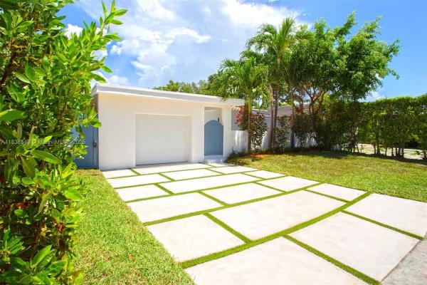 Oceanside Isle Of Normandy, Miami Beach, Florida 33141, image 3