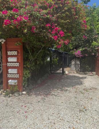 Mundy's Gemini, 2928 Louise St #30, Miami, Florida 33133, image 1