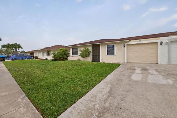 Palm Hill Villas, 1600 Granfern Ave, West Palm Beach, Florida 33415, image 1