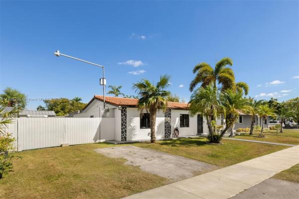 Sunny Estates, 14435 SW 293rd Ter, Leisure City, Florida 33033, image 2