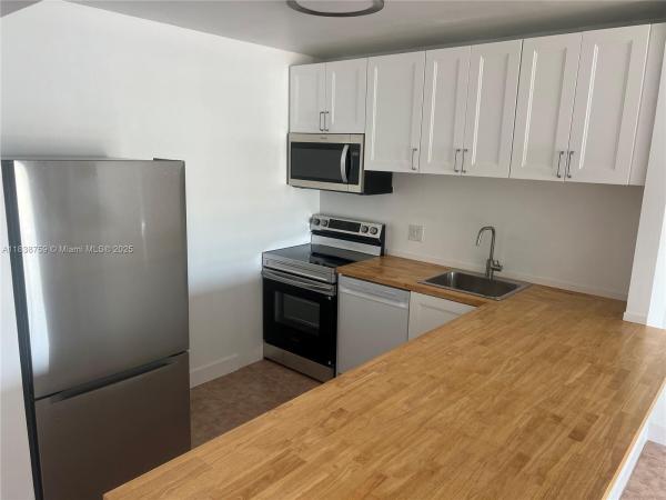 Island Place At North Bay Village, 1455 N Treasure Dr #5B, North Bay Village, Florida 33141, image 1