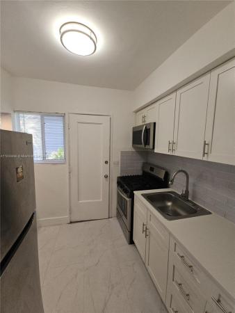 Harding Townsite, 7435 Byron Ave #06, Miami Beach, Florida 33141, image 1